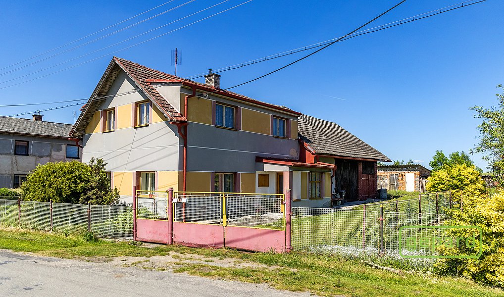 Prodej domu 170 m² s pozemkem 1 000 m², Obrubce – fotka 1 z 28