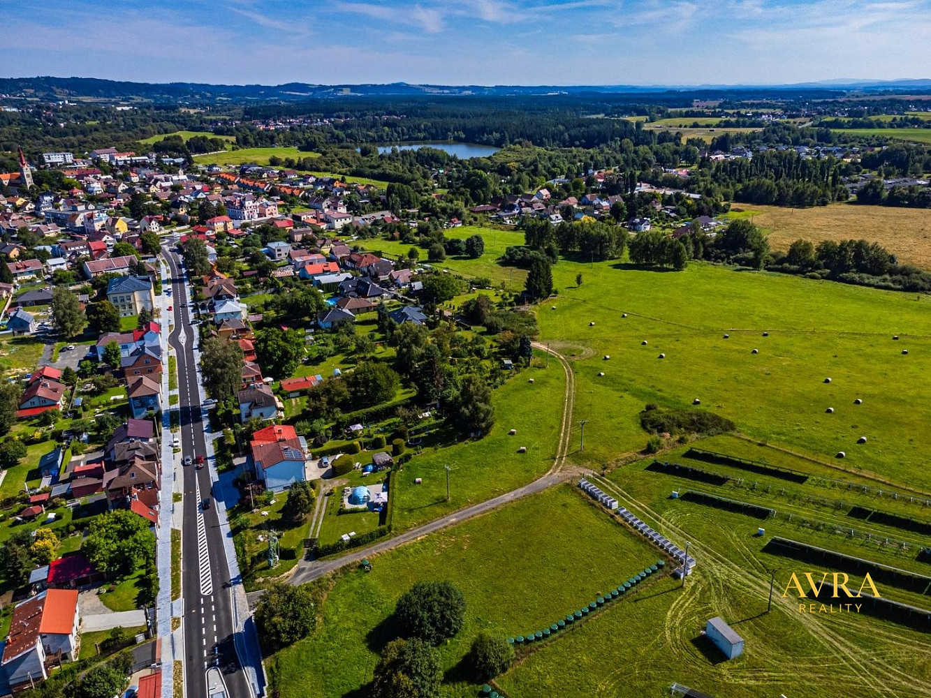Prodej stavebního pozemku 2 460 m², Velká Hleďsebe