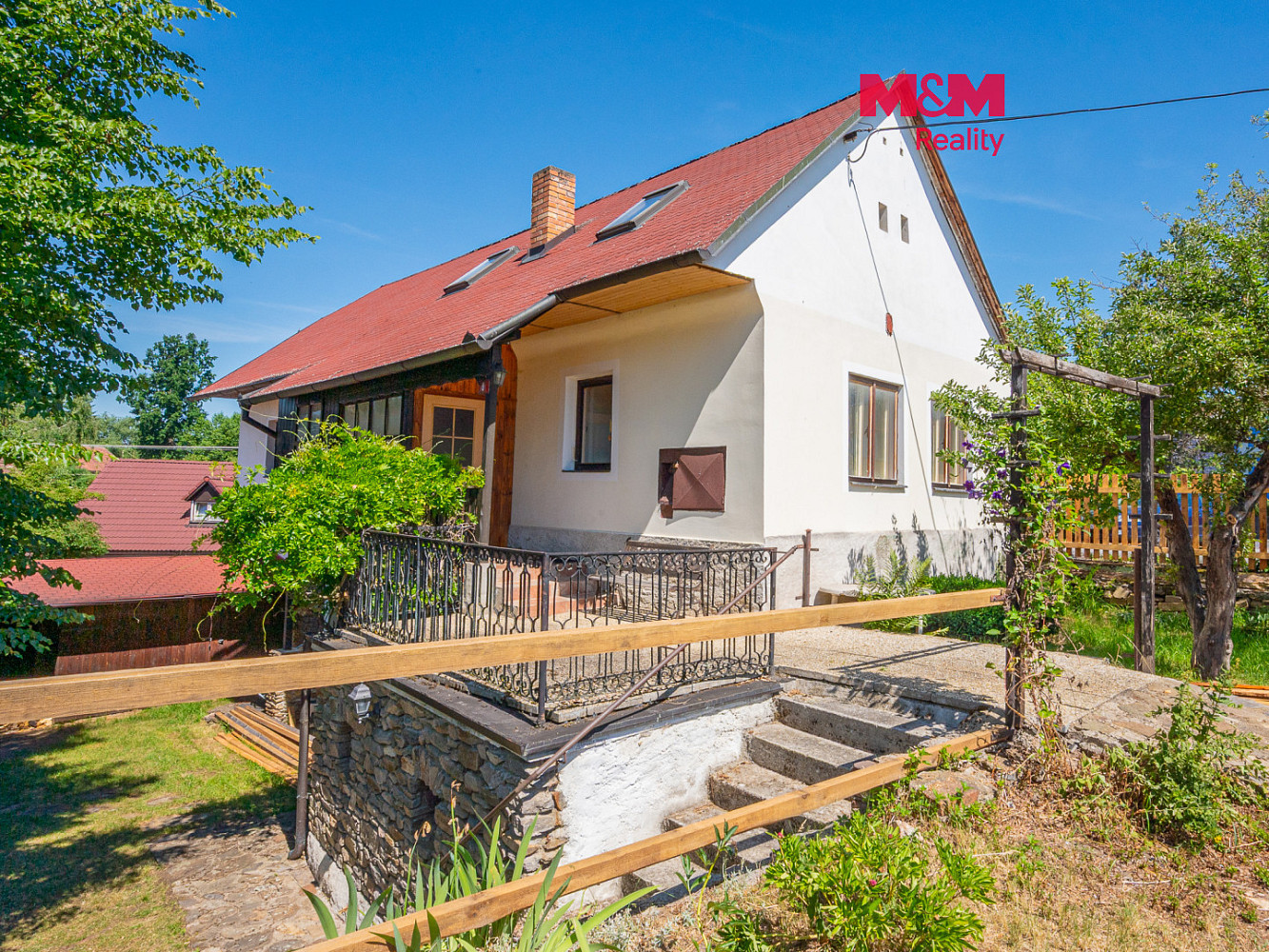 Pronájem domu 90 m² s pozemkem 484 m²