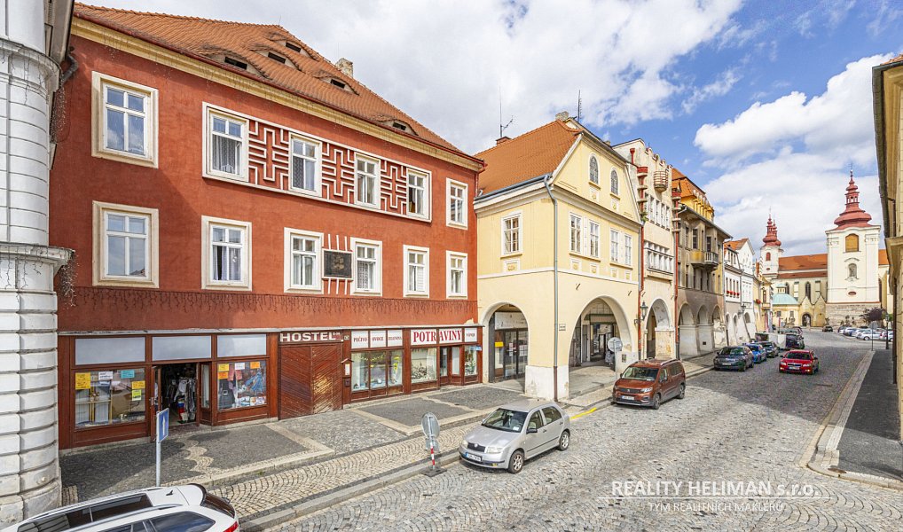 Prodej domu 878 m² s pozemkem 839 m², Žatec – náhled fotky 2