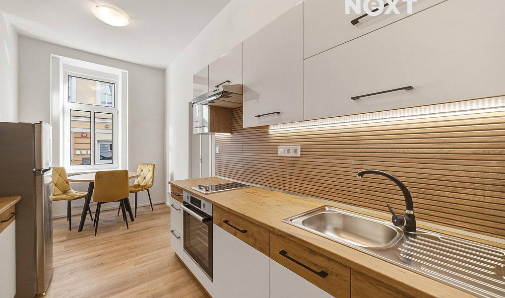 Pronájem bytu 2+kk 34 m², Praha – fotka 1 z 19