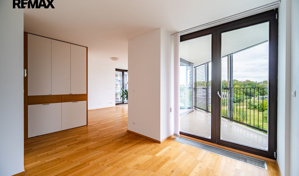 Pronájem bytu 1+kk 44 m², Praha – náhled fotky 6