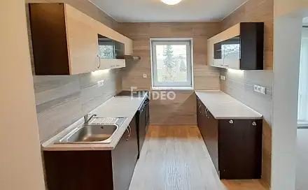 Pronájem bytu 3+1 90 m², Svatopluka Čecha, Čelákovice, okres Praha-východ