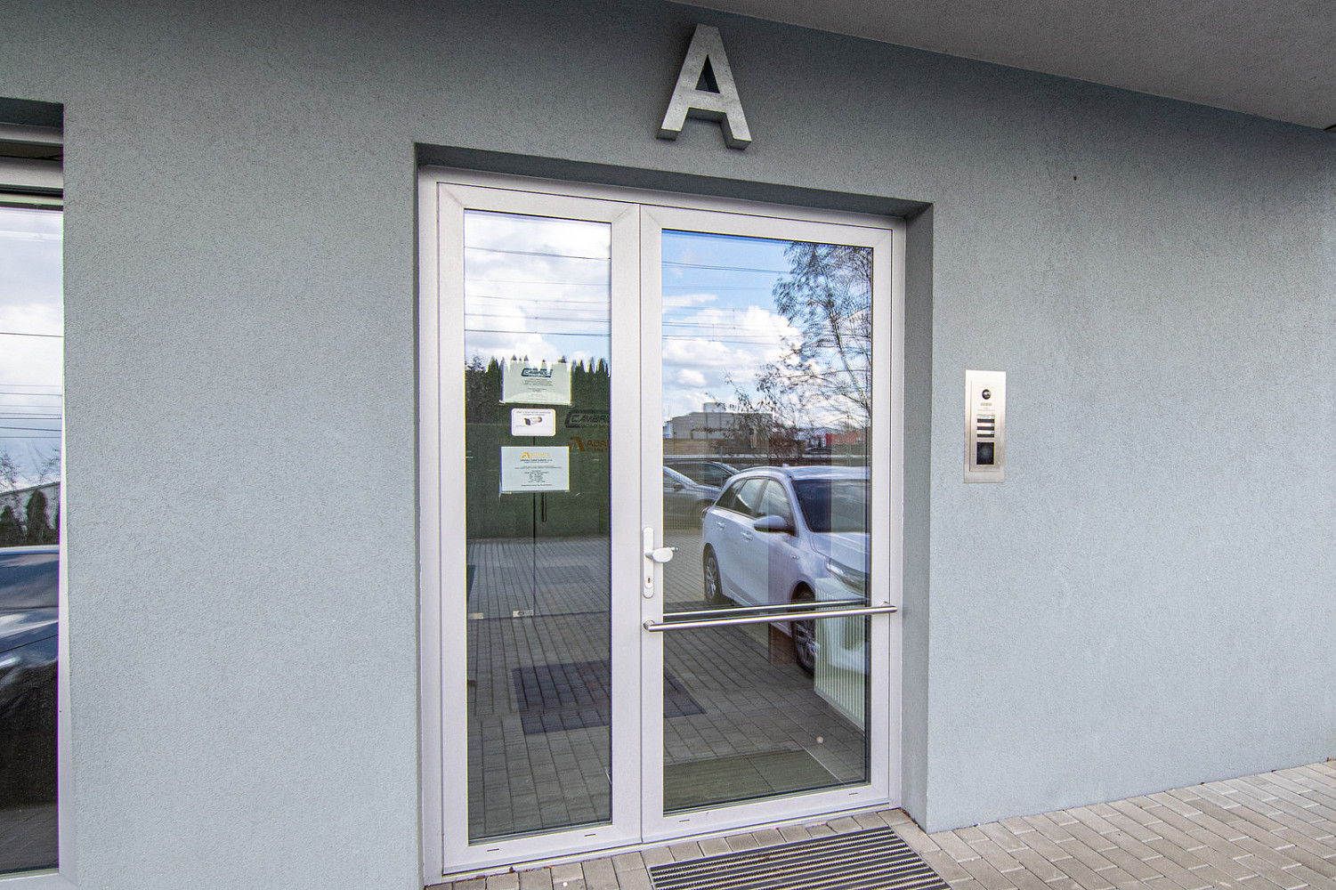 Pronájem kanceláře 112 m² — photo 4