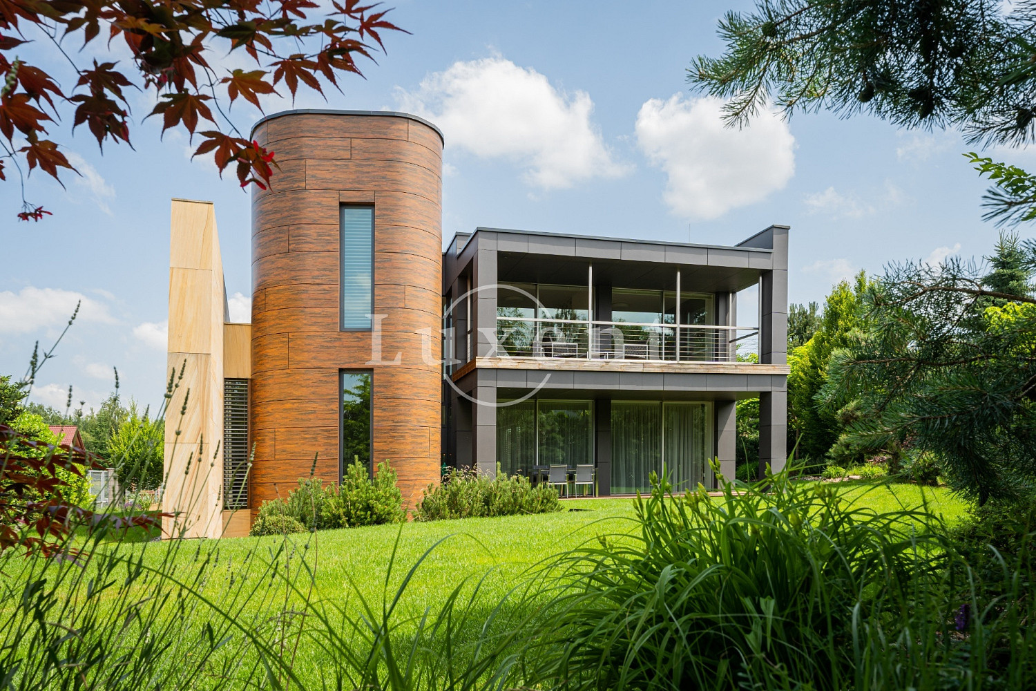 Prodej domu 660 m² s pozemkem 1 136 m²