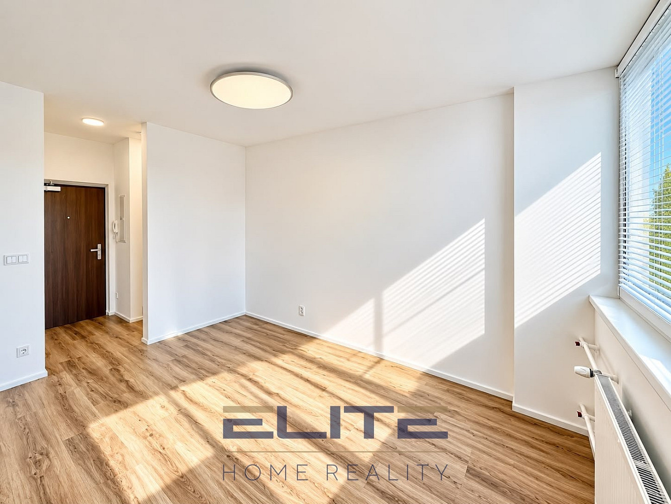 Pronájem bytu 2+kk 33 m² – fotografie 4