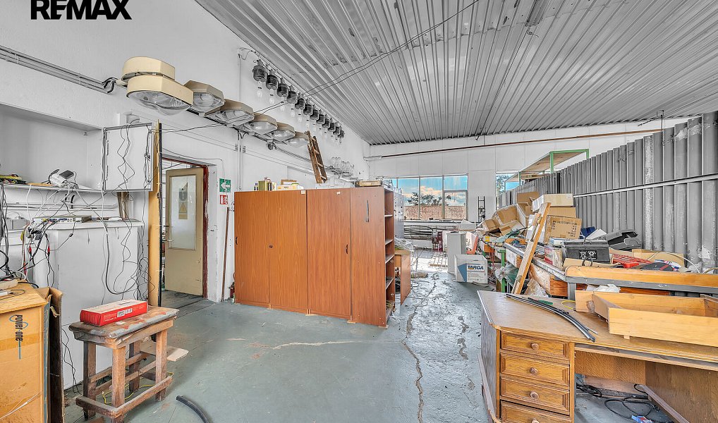 Prodej výrobních prostor 746 m², Štětí – náhled fotky 9