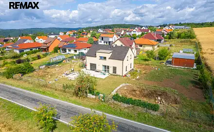 Prodej domu 165 m² s pozemkem 1 212 m²
