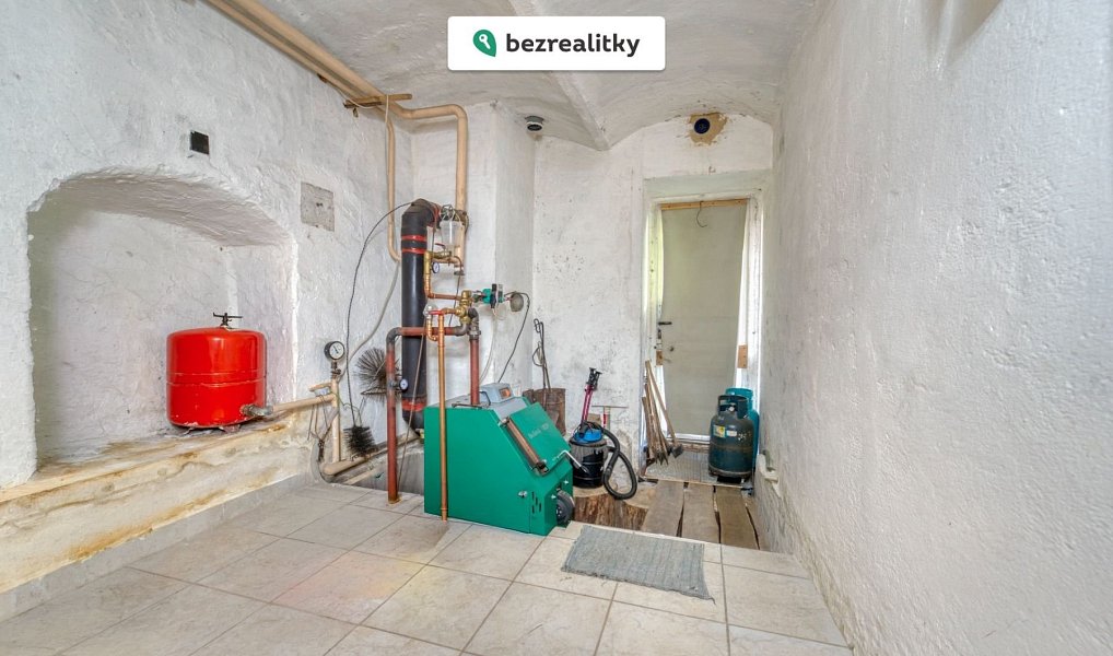 Prodej domu 208 m² s pozemkem 2 330 m², Lesná – náhled fotky 12