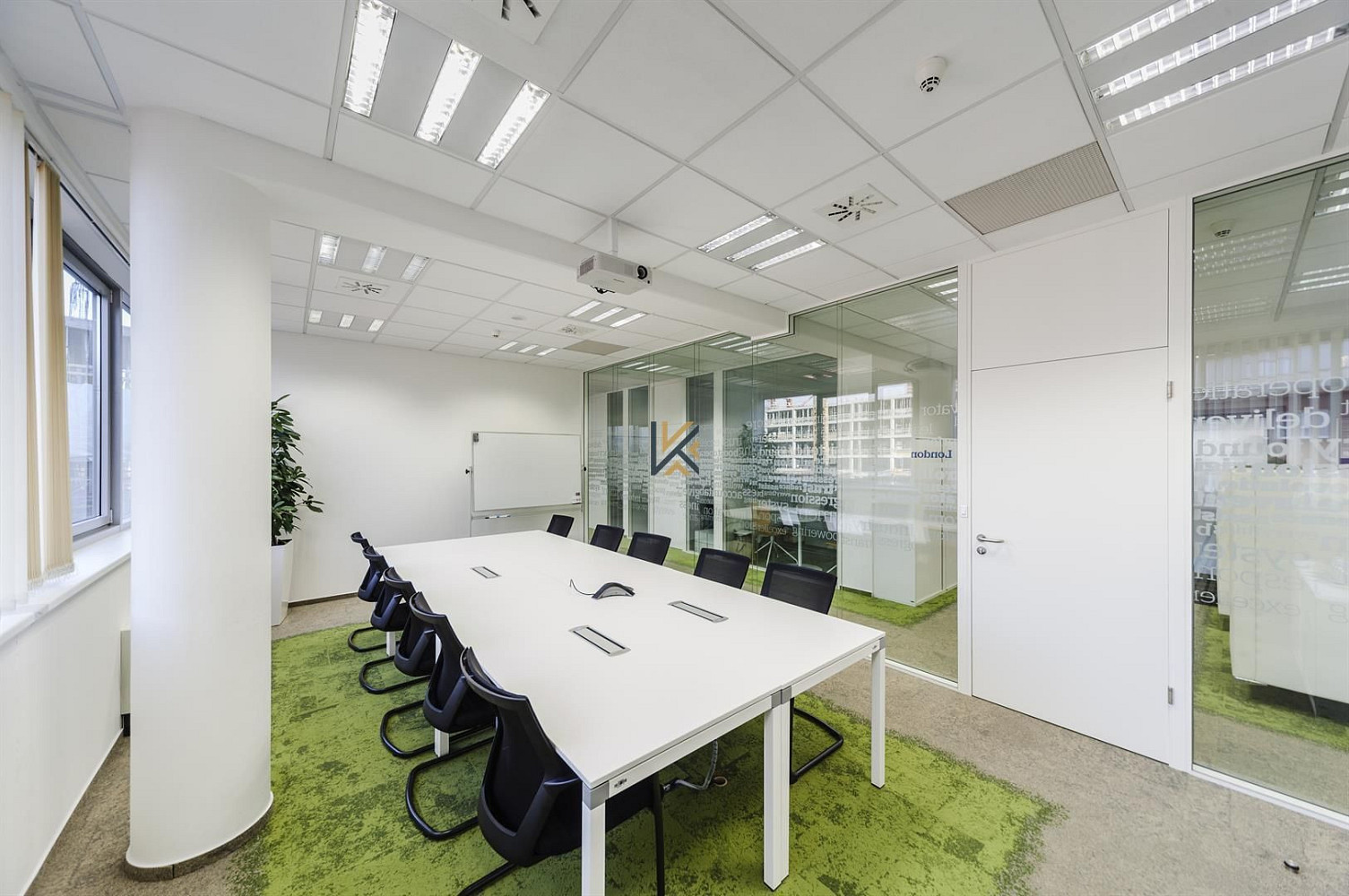 Pronájem kanceláře 1 255 m² – fotografie 2