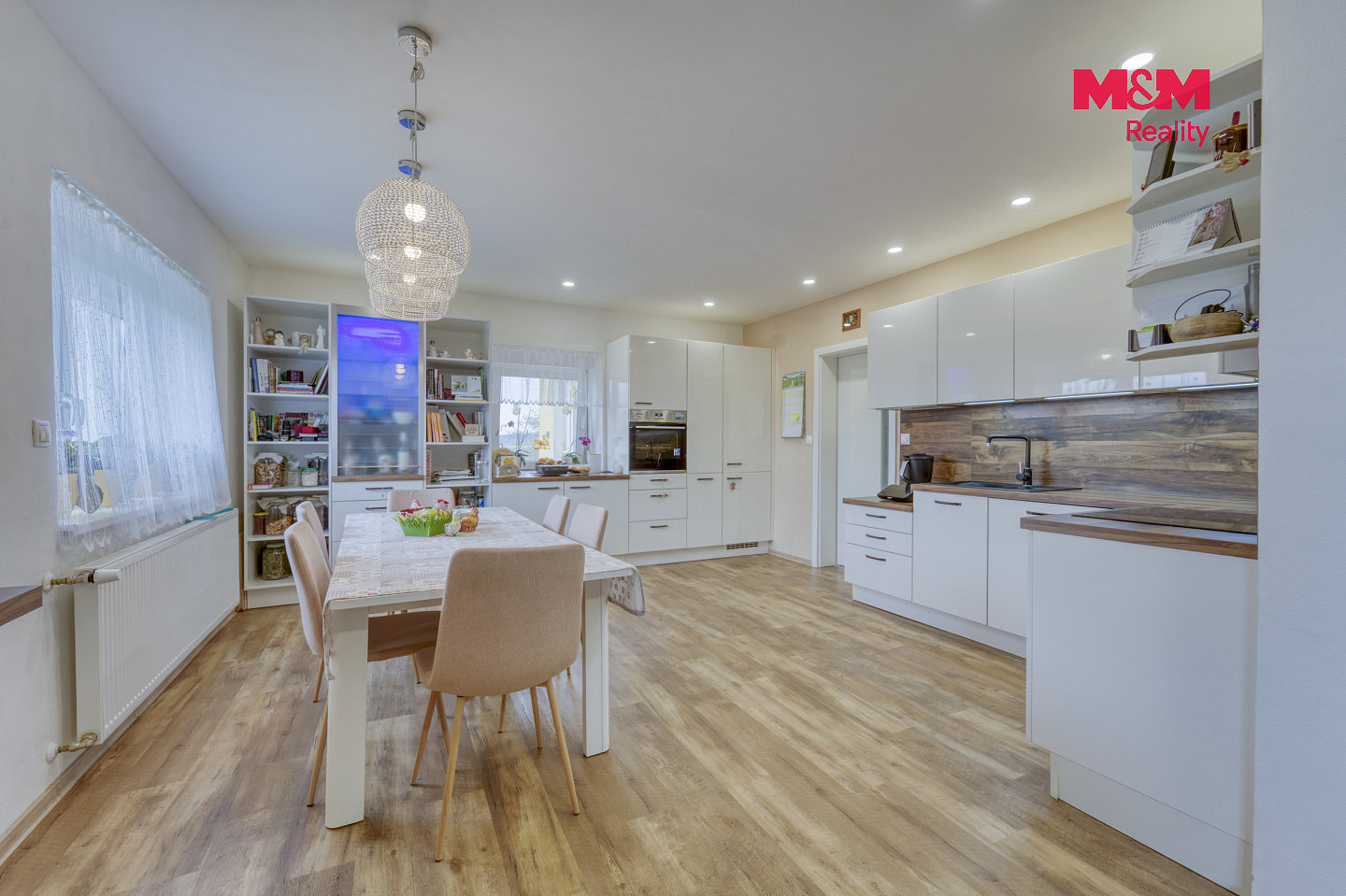 Prodej domu 197 m² s pozemkem 1 100 m²