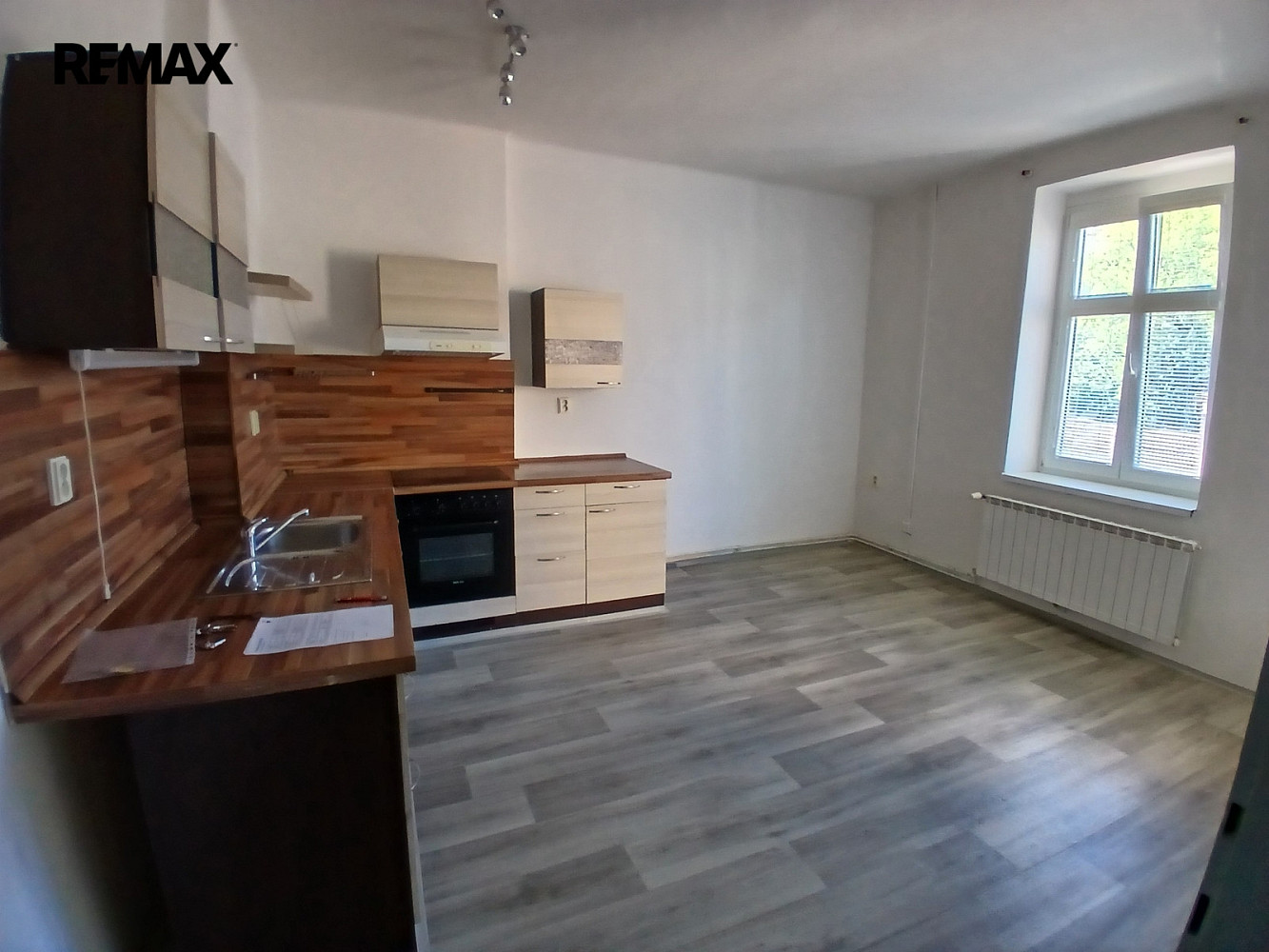 Pronájem bytu 2+1 81 m² — photo 3