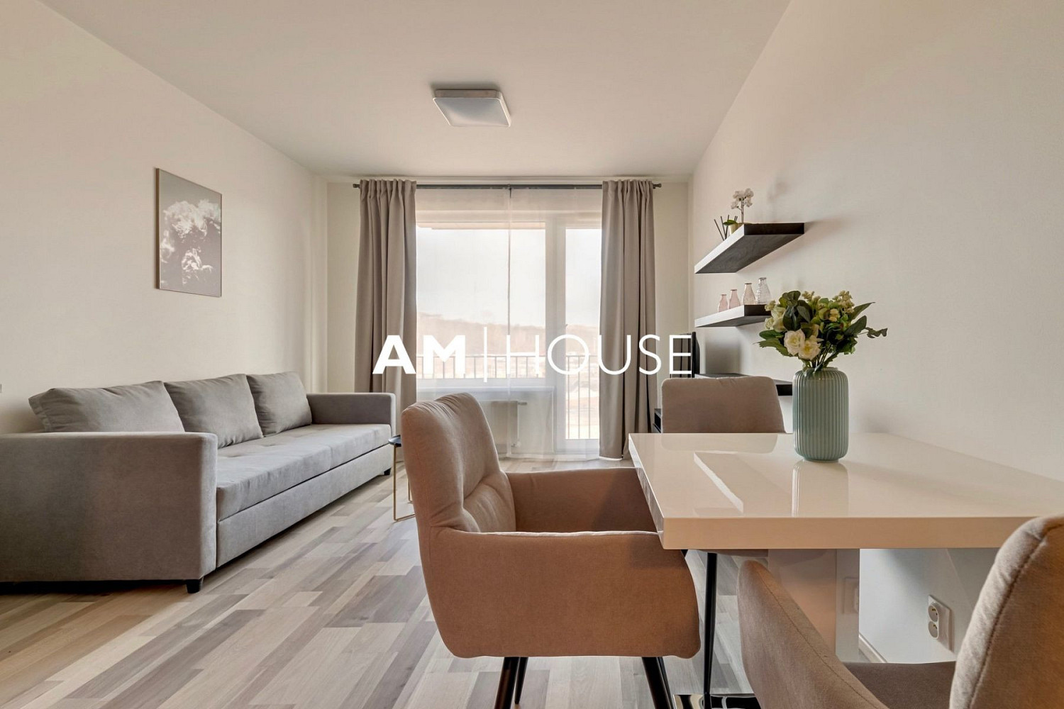 Pronájem bytu 2+kk 57 m² — photo 2