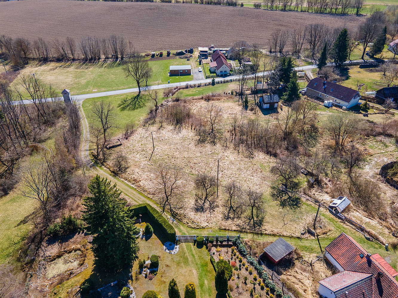 Prodej stavebního pozemku 2 069 m² – fotografie 3