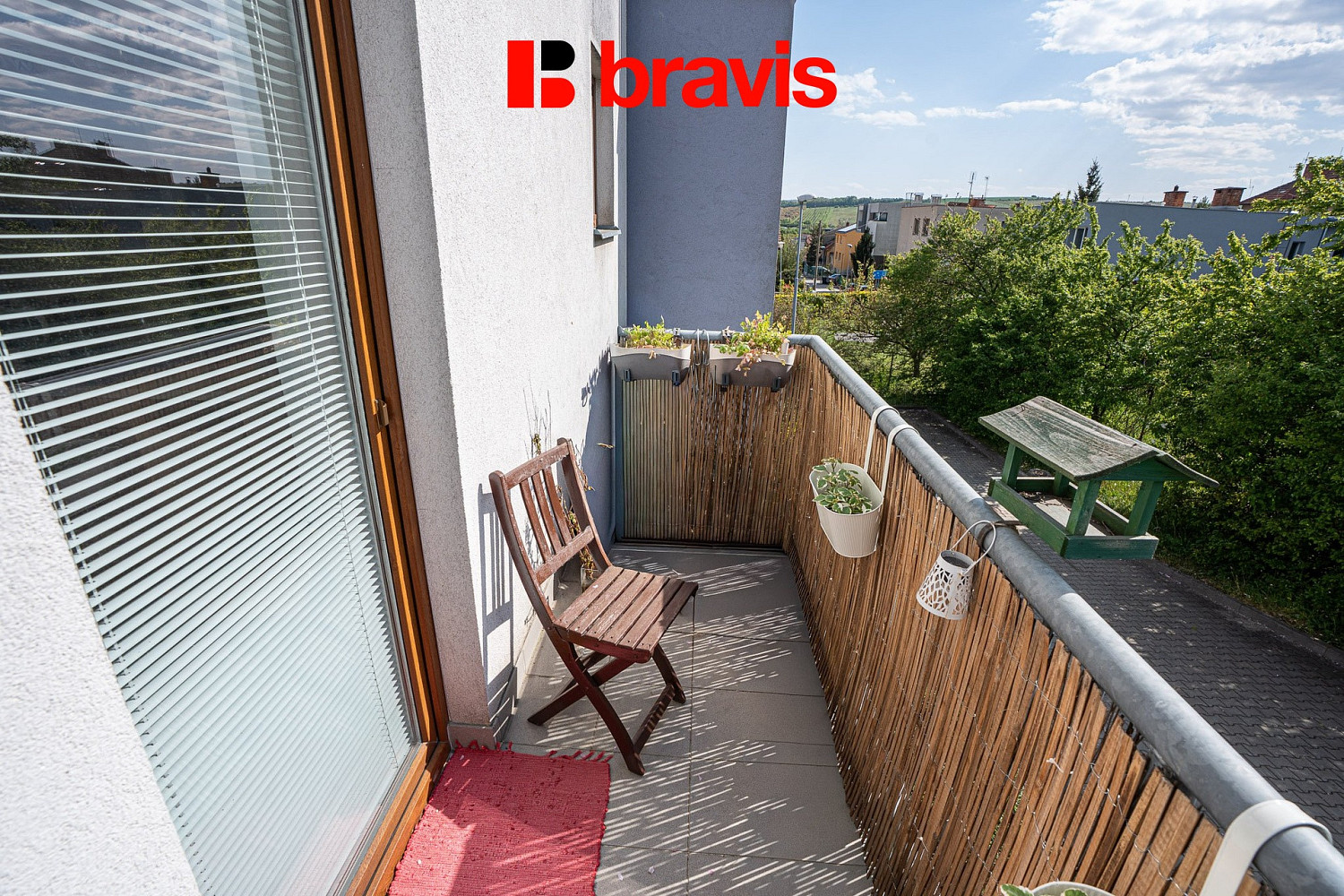 Prodej bytu 2+kk 57 m² – pohled 2