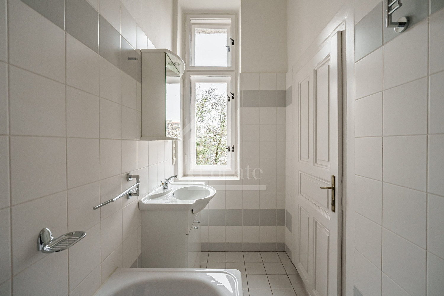 Pronájem bytu 2+kk 81 m² – fotografie 3