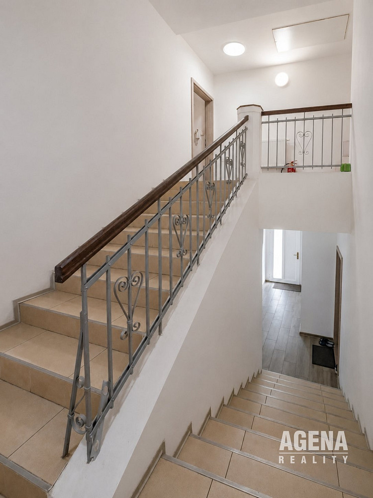Prodej domu 330 m² s pozemkem 480 m² – pohled 3