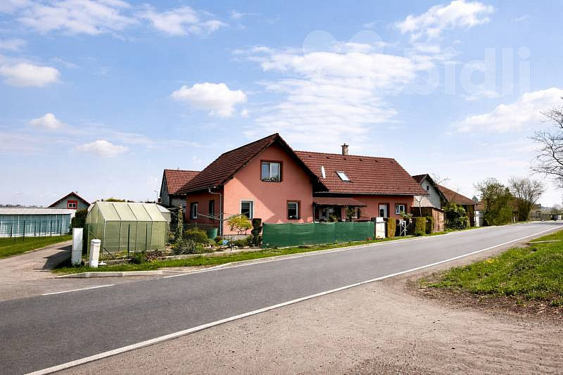Prodej domu 180 m² s pozemkem 332 m²
