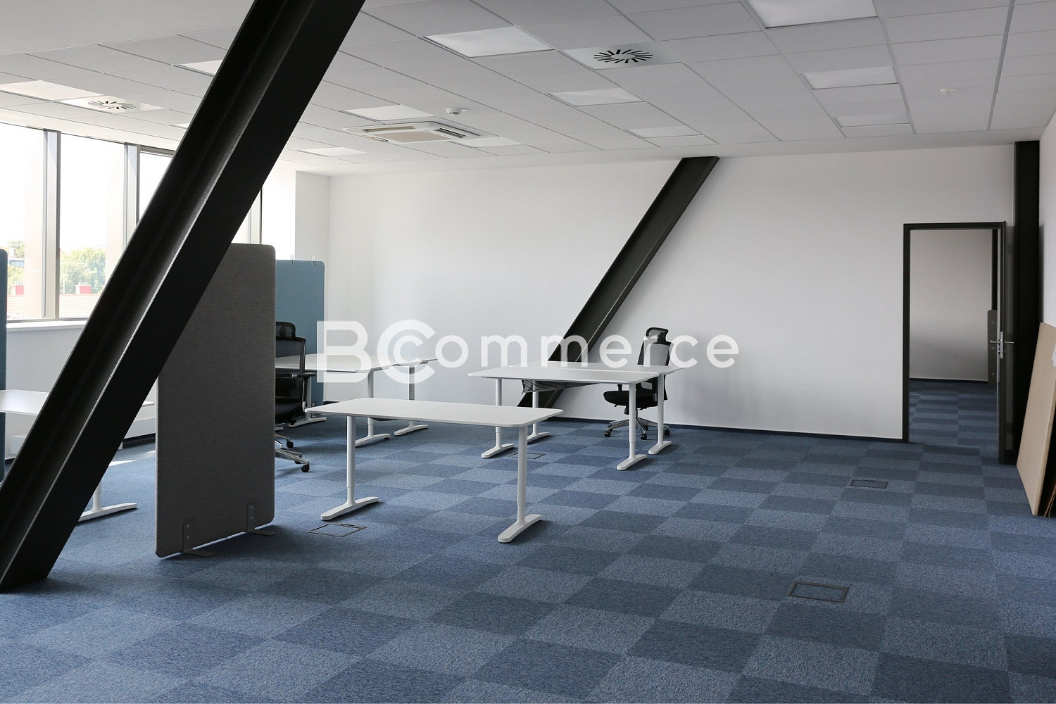 Pronájem kanceláře 351 m² – fotografie 2