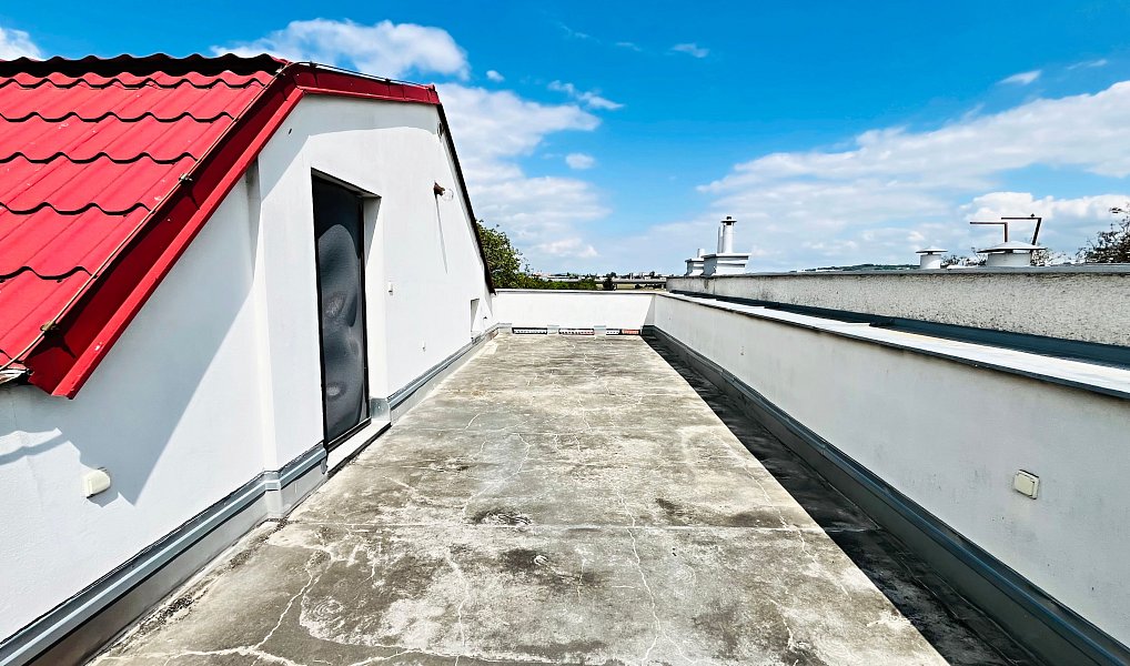 Prodej domu 260 m² s pozemkem 2 162 m², Kunovice – náhled fotky 23