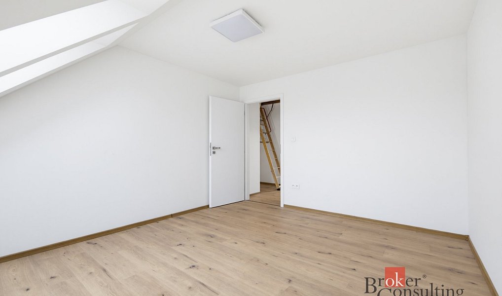Prodej bytu 3+kk 104 m², Smiřice – náhled fotky 12