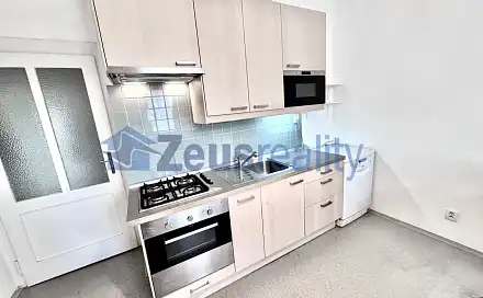 Pronájem bytu 2+kk 48 m², Mlékárenská, Praha 9 - Vysočany