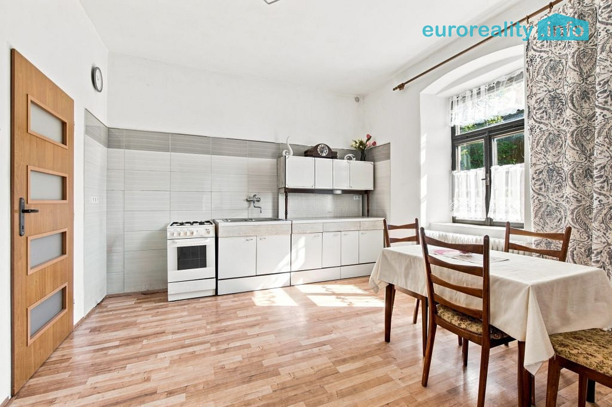 Prodej domu 213 m² s pozemkem 1 424 m² – fotografie 3