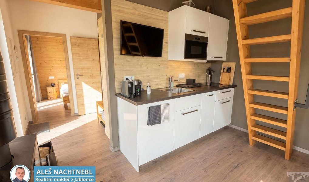 Prodej ubytovacího objektu 178 m², Libuň – náhled fotky 8