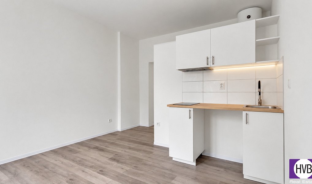 Prodej bytu 1+kk 19 m², Praha – náhled fotky 2