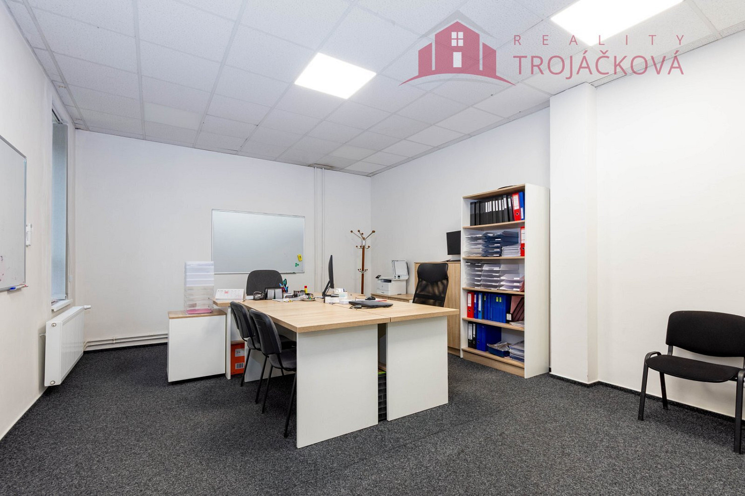 Pronájem kanceláře 802 m² – fotografie 4