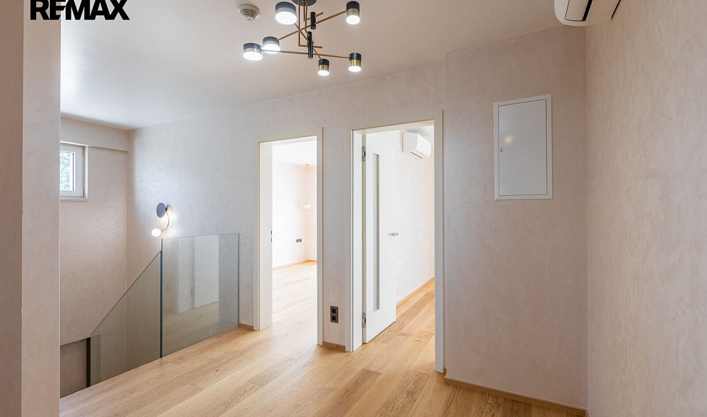 Prodej domu 244 m² s pozemkem 810 m², Praha – náhled fotky 19