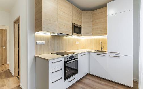 Pronájem bytu 2+1 52 m², nám. Kosmonautů, Mohelnice, okres Šumperk