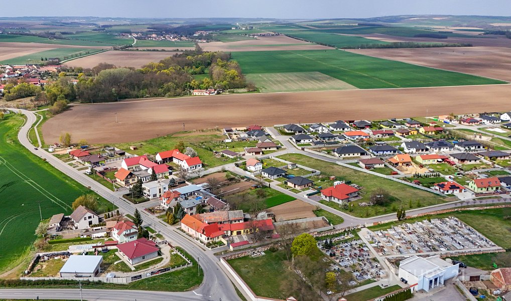 Prodej stavebního pozemku 2 756 m², Hostěradice – náhled fotky 11