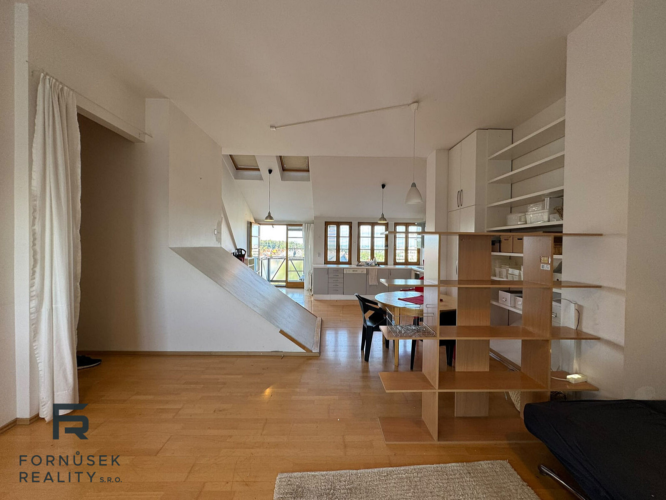 Pronájem bytu 2+kk 75 m² – fotografie 3