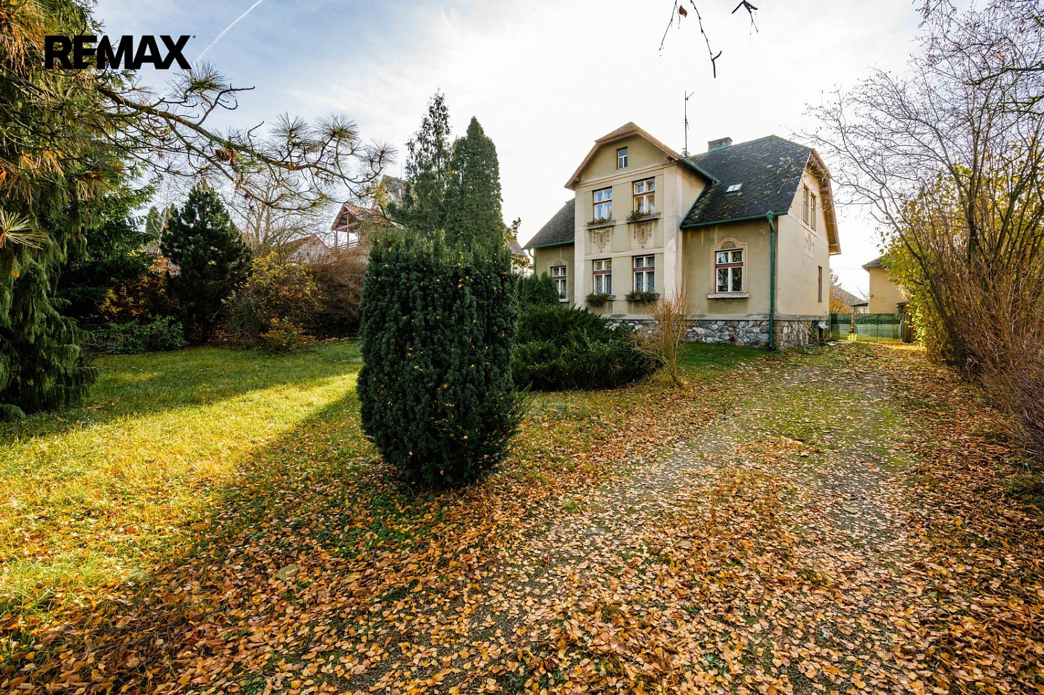 Prodej domu 216 m² s pozemkem 2 246 m²