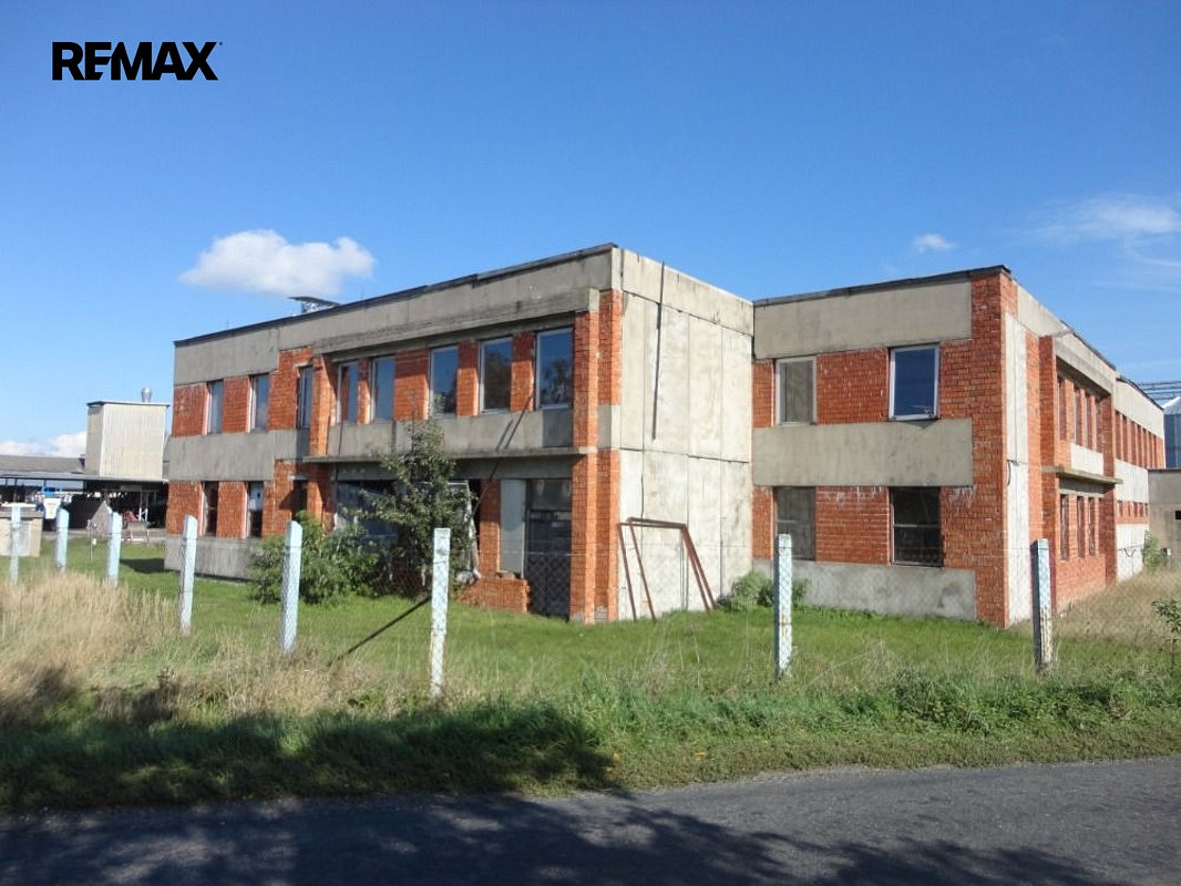 Prodej obchodních prostor 1 600 m²