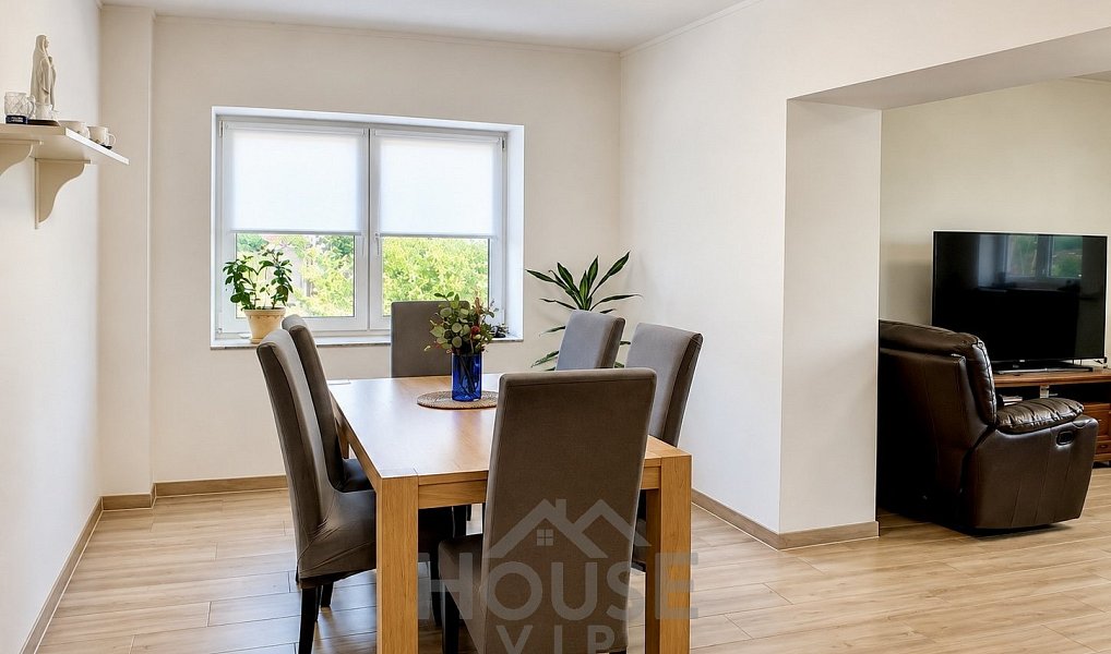 Prodej domu 211 m² s pozemkem 374 m², Všestary – náhled fotky 5