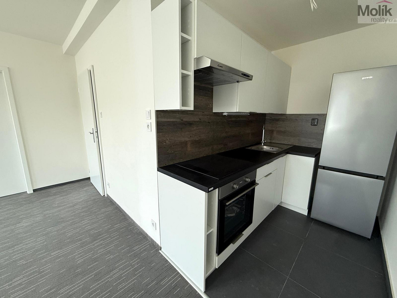 Pronájem bytu 2+kk 50 m² – fotografie 2