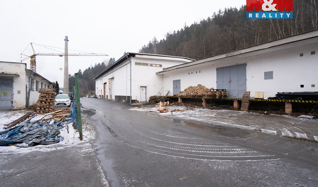 Prodej výrobních prostor 1 904 m², Vimperk – náhled fotky 2