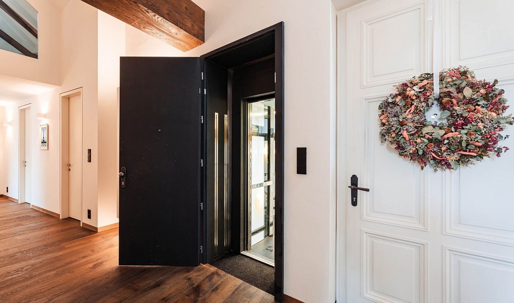 Pronájem bytu 5+kk 335 m², Praha – náhled fotky 15