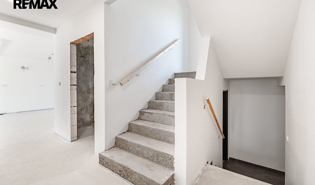Prodej domu 329 m² s pozemkem 1 034 m², Sluhy – náhled fotky 15
