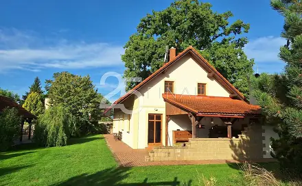 Pronájem domu 200 m² s pozemkem 1 093 m², Osek, okres Jičín