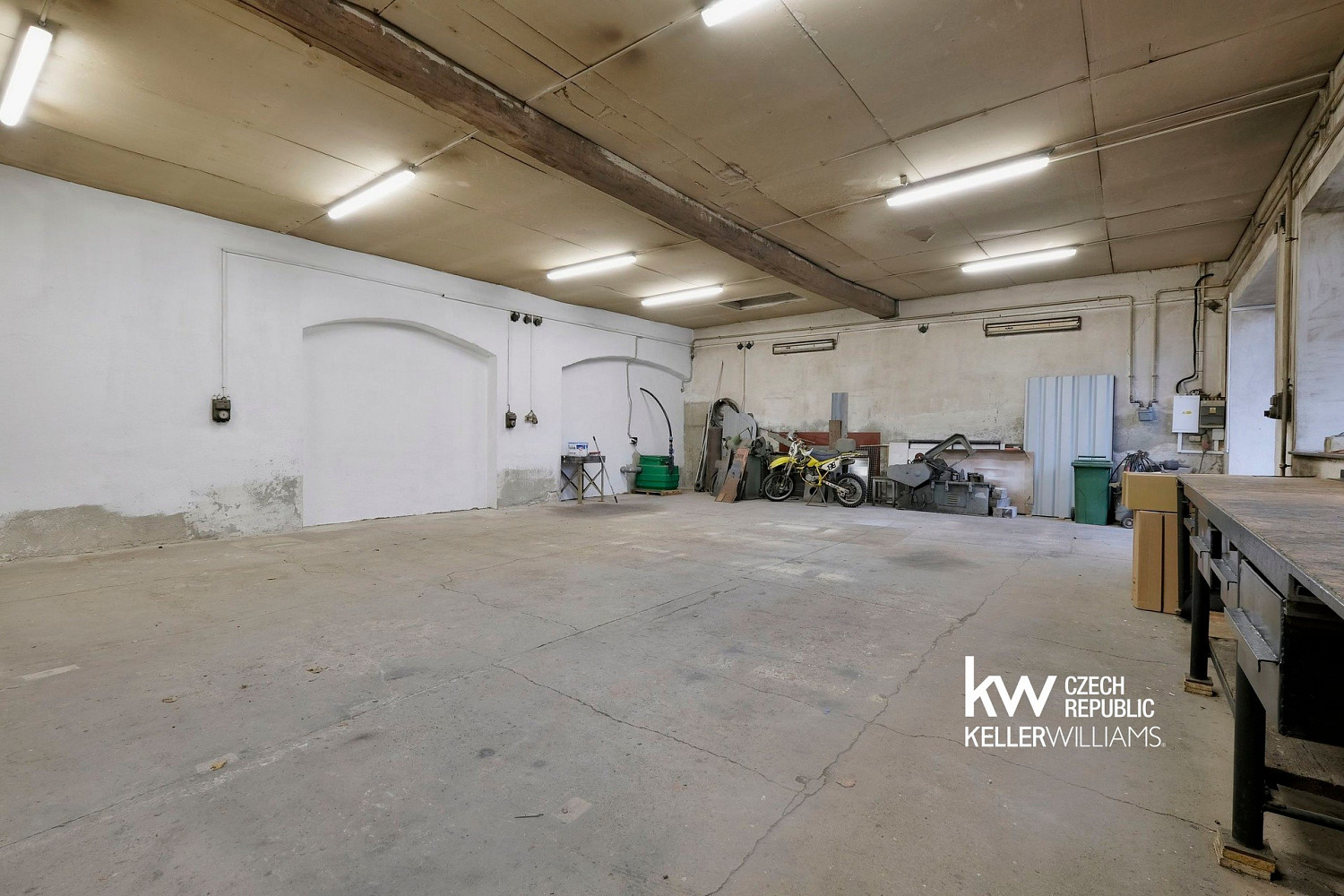Pronájem skladovacích prostor 100 m²
