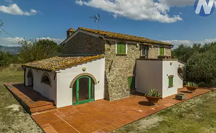 Prodej domu 150 m² s pozemkem 50 000 m², Cortona, Provincie Arezzo, Itálie