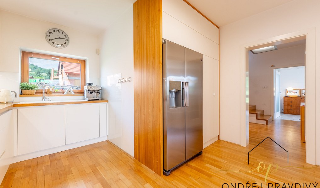 Prodej domu 237 m² s pozemkem 1 360 m², Liteň – náhled fotky 16