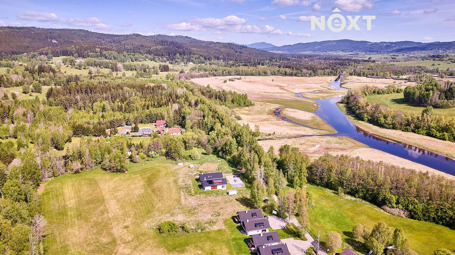 Prodej stavebního pozemku 1 111 m²