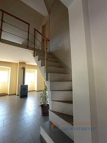 Prodej domu 150 m² s pozemkem 485 m² - Vista 2
