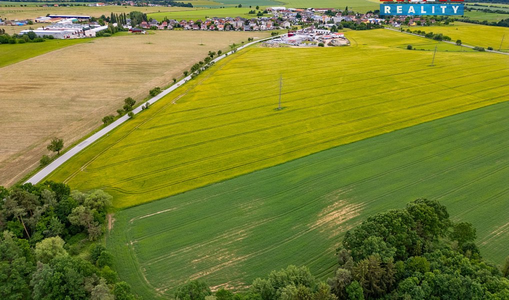 Prodej pole 19 767 m², Slapy – náhled fotky 2