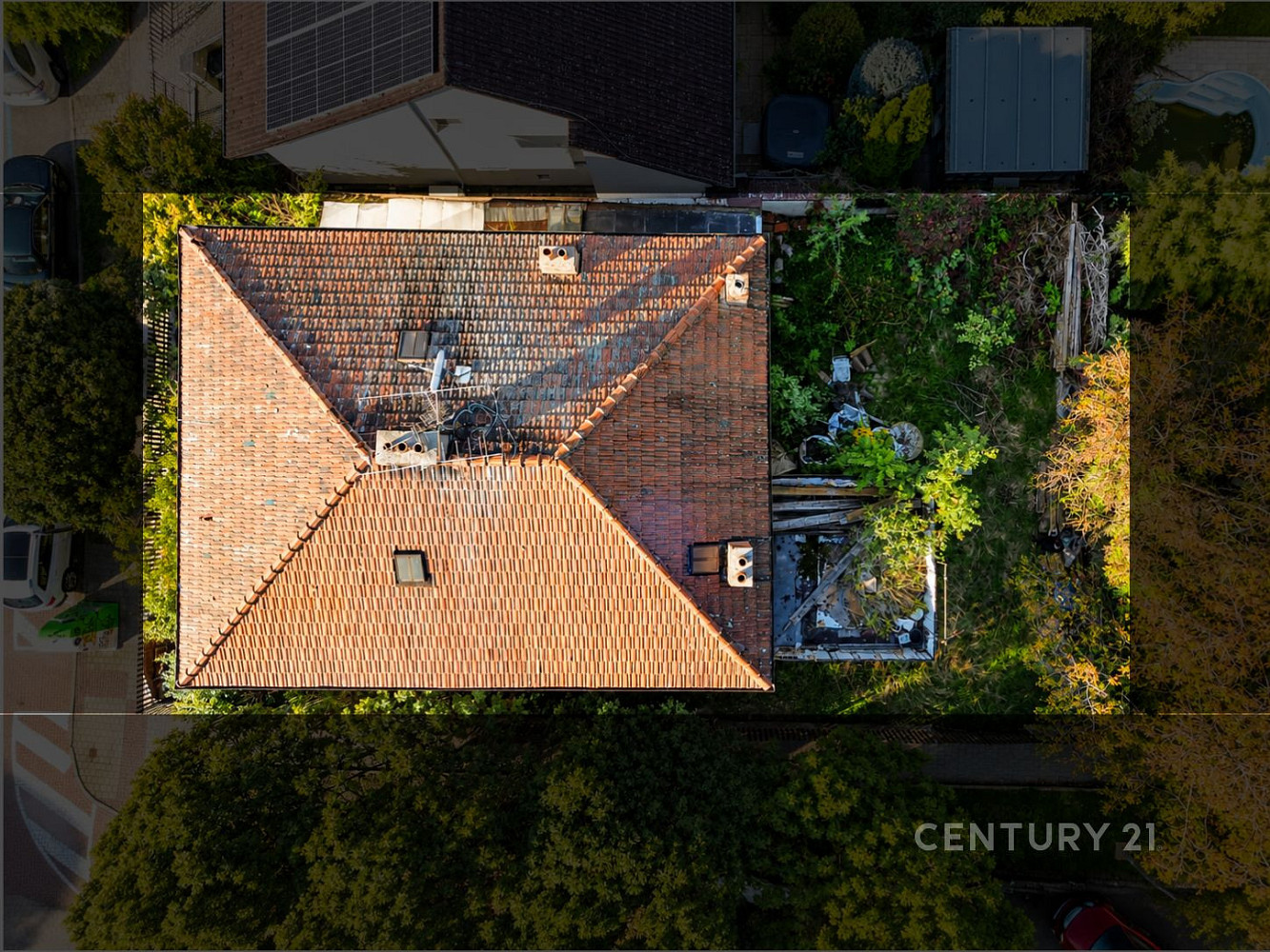 Prodej domu 240 m² s pozemkem 402 m² – fotografie 2