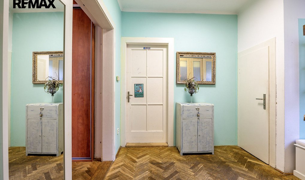 Prodej domu 400 m² s pozemkem 1 009 m², Praha – náhled fotky 17